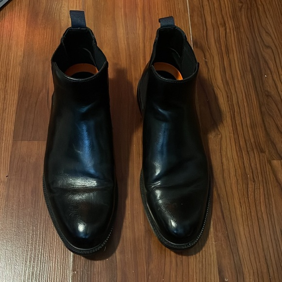 Men’s Black Chelsea Boots - Picture 2 of 6